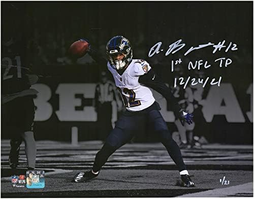 Rashod Bateman Baltimore Ravens Autographid 11 x 14 Fotografije u središtu svjetla s natpisom 1. NFL TD 26/26/21 - 1 Ograničeno izdanje